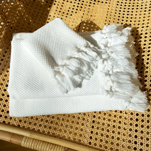 Elegantes weißes Handtuch, drei Größen