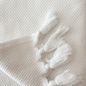 Elegantes weißes Handtuch, drei Größen