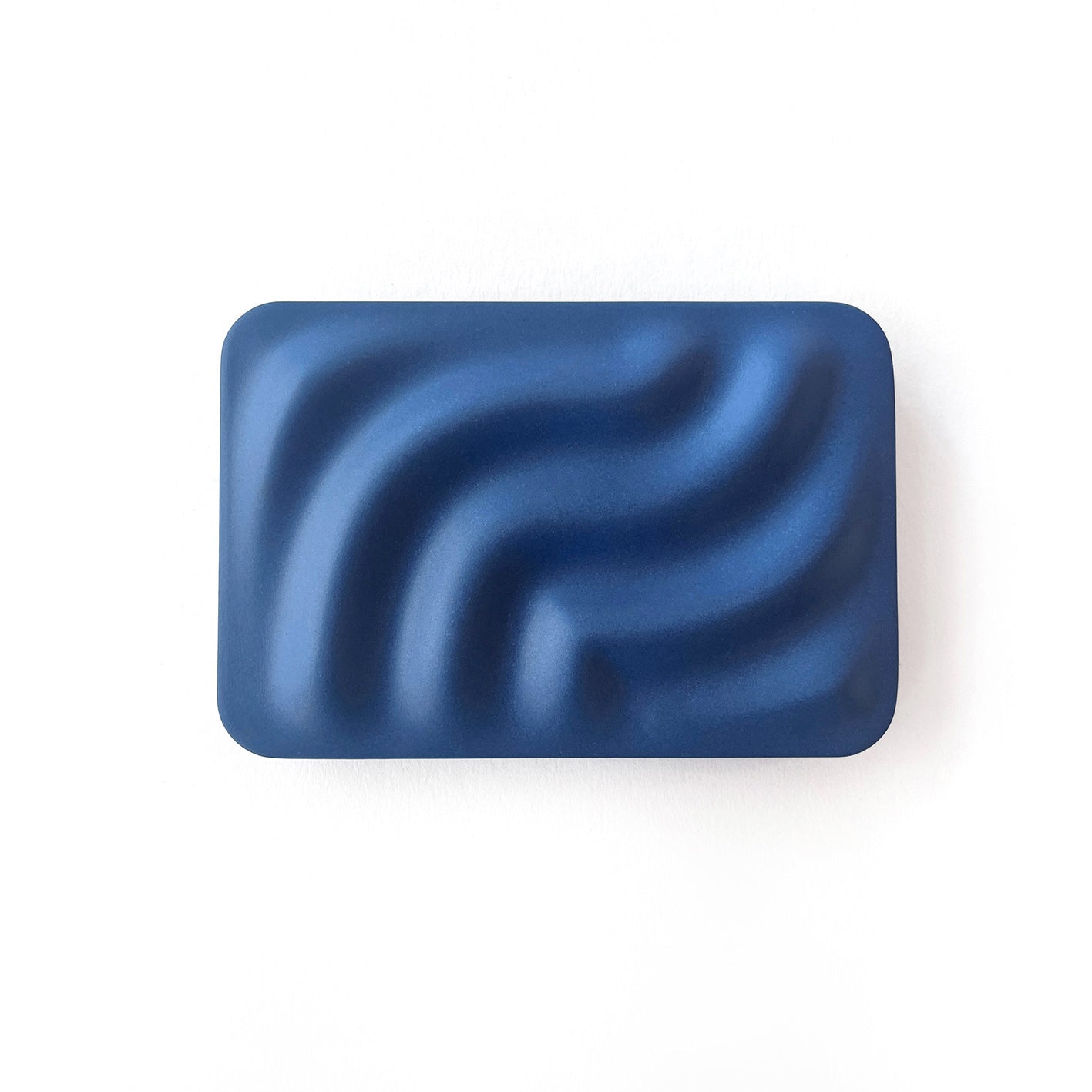 Seifenablage mit Wellen in blau